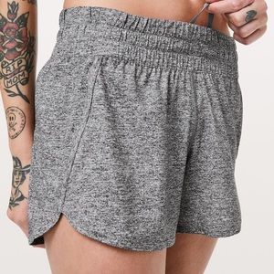lululemon tracker short v *4”